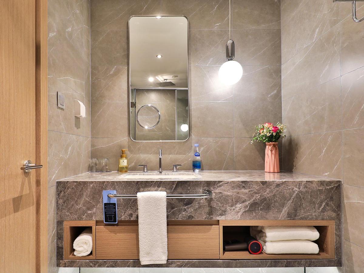 Orange Crystal Hotel 4*