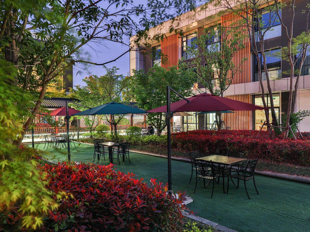 Orange Crystal Hotel 4*